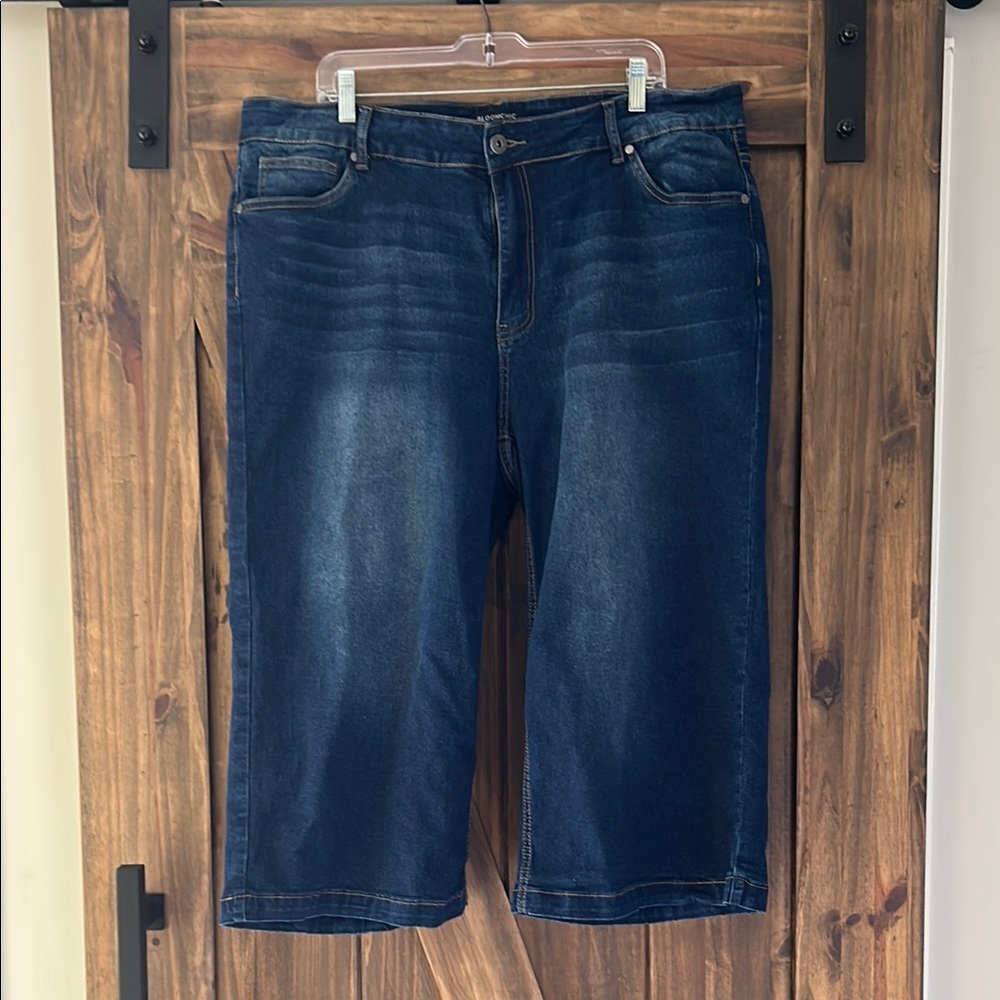 EUC BloomChic Blue Jean Wide Leg Cropped Pants